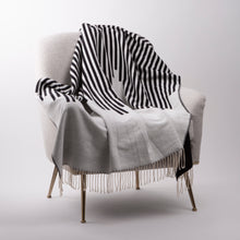 Load image into Gallery viewer, 60"L*50"W Woven Cotton Geometric Jacquard Throw, 600g