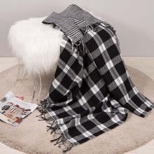 Load image into Gallery viewer, 60"L*50"W Acrylic Reversible Black/White Plaid Woven Throw 530g