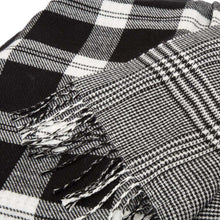 Load image into Gallery viewer, 60"L*50"W Acrylic Reversible Black/White Plaid Woven Throw 530g