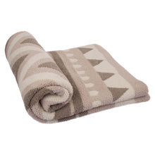 Load image into Gallery viewer, 60"L*50"W Knitted Polyester Geometric Pattern Feather Yarn Throw Blanket 1000g