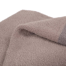 Load image into Gallery viewer, 60"L*50"W Knitted Polyester Feather Yarn Tricolor Throw Blanket 965g