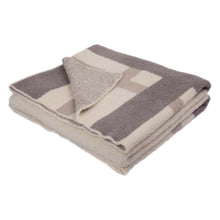 Load image into Gallery viewer, 60"L*50"W Knitted Polyester Geometric Pattern Feather Yarn Throw Blanket 1050g