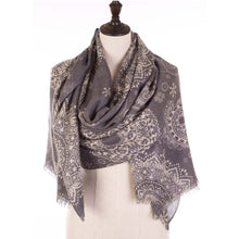 Load image into Gallery viewer, Women Gray Paisley Print Scarf with Fringes