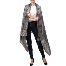 Load image into Gallery viewer, Women Gray Paisley Print Scarf with Fringes