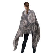 Load image into Gallery viewer, Women Gray Paisley Print Scarf with Fringes