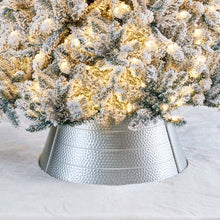 Load image into Gallery viewer, 26"D Silver Hammered Metal Tree Collar