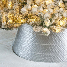 Load image into Gallery viewer, 22"D Silver Hammered Metal Tree Collar