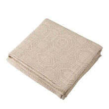 Load image into Gallery viewer, Full Queen Cotton Diamond Pattern Quilt