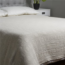 Load image into Gallery viewer, Full Queen Cotton Diamond Pattern Quilt